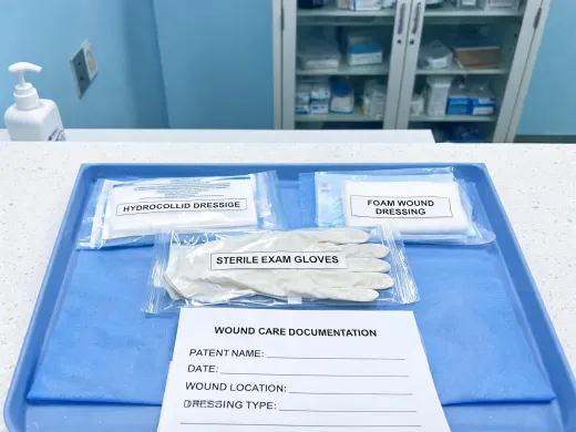 Advanced wound dressing tray